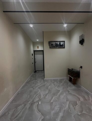 дом с гаражом и мансардой: 3 комнаты, Новостройка, 60 м²