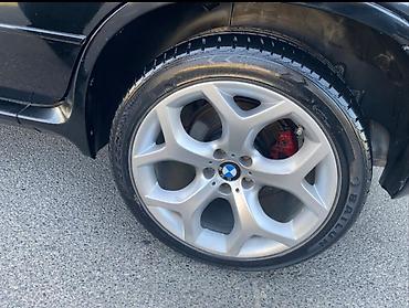 forut satsi: BMW X5: 4.4 l | 2002 il Ofrouder/SUV — 7