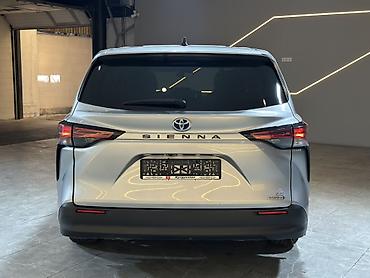 voxy noah: Toyota Sienna: 2021 г., 2.5 л, Вариатор, Гибрид, Минивэн — 4