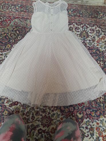 Haljine: Lot ženske odeće – 3 komada 100 1) Belo tačkasto haljina - Kroj — 1