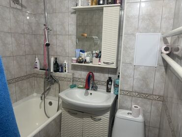 квартира с подсоленной: 1 комната, 32 м², 104 серия, 1 этаж, Косметический ремонт