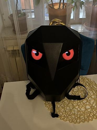 Туристические рюкзаки: LED ekranlı sərt qabıqlı “robot üzü” bel çantası - Ön hissədə iki — 2