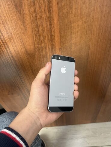 аукс кабель: IPhone 5s, Space Gray