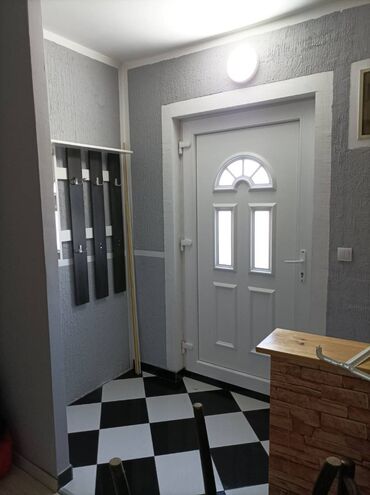 Dugoročni najam stanova: 2 sobe — 6