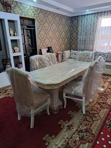 stol miz: Oval masa, Qonaq otağı üçün, Zəmanətli