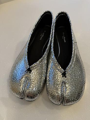 Личные вещи: Балетки Maison Margiela Tabi - Оригинальная модель Tabi с разделённым — 3