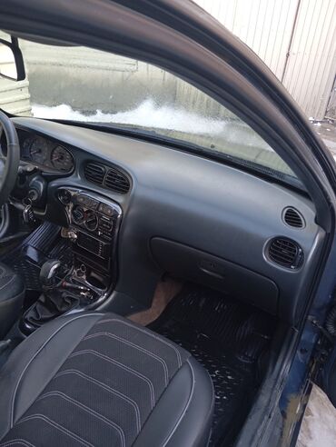 Hyundai: Hyundai Elantra: 1.6 l | 1996 il Sedan — 12