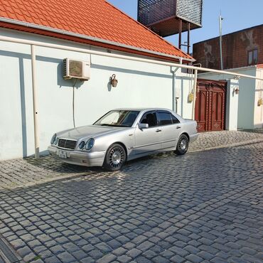 Mercedes-Benz: Mercedes-Benz E-Class: 3.2 l | 1998 il Sedan — 7