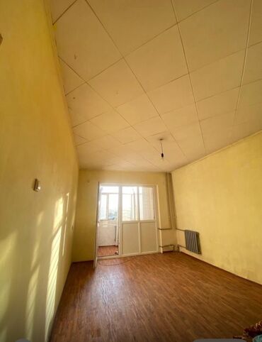 дома в районе аламединского рынка: 1 бөлмө, 33 кв. м, 105-серия, 4 кабат, Косметикалык ремонт
