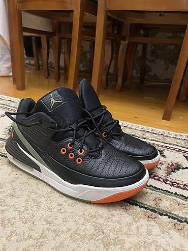air jordan 4: Jordan kişi idman ayaqqabısı.İki dəfə geyilib,etiket və işləmələrdən — 1