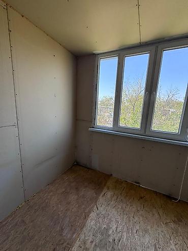 104 серия: 3 комнаты, 58 м², 6 мкр 104 серия, 4 этаж — 10