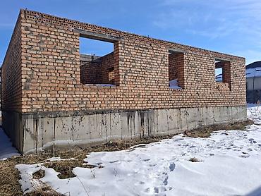 Продажа коттеджей и домов: Продается недостроенный дом(кирпич) г. Каракол, Саякбай конушу, Шаабай — 3