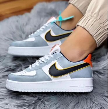 Patike: Nike air force patike

Novo
Brojevi 36 do 40

fb Moja Kupovina 1 — 8