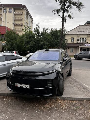 Lixiang: Lixiang L7: 2024 г., 1.5 л, Автомат, Гибрид, Кроссовер