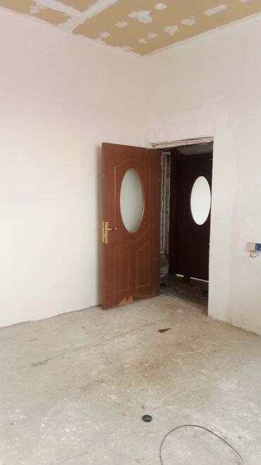 Otaqların uzunmüddətli kirayəsi: . barter var . maşınla evlə əlavə pul vermekle ev maşınla baxır — 19