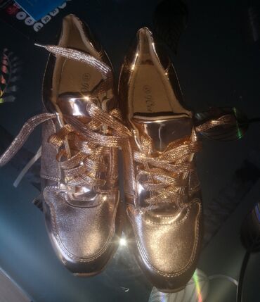 grubin papuce zlatne: 41, bоја - Zlatna