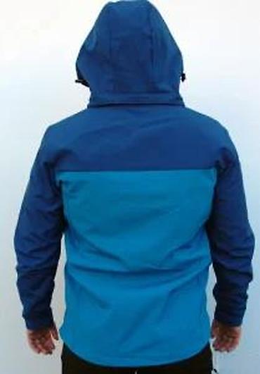 Jakne za prelazni period: Muška softshell jakna brenda Mountain Spirit, dizajnirana u dve — 28