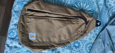 продаю спортивную сумку: Carhartt sling bag Слинг кархарт очень качественный оригинал все швы