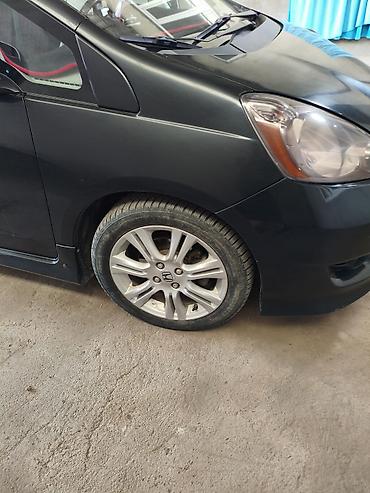Продажа авто: Honda Fit: 2010 г., 1.5 л, Автомат, Бензин, Хэтчбэк — 3