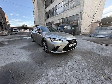 Lexus: Lexus ES: 2019 г., Автомат, Бензин, Седан — 1