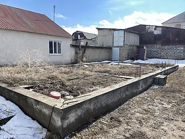 Продажа коттеджей и домов: Срочно продаю дом в Караколе По улице Акыйкат Хоз постройка имеется — 11