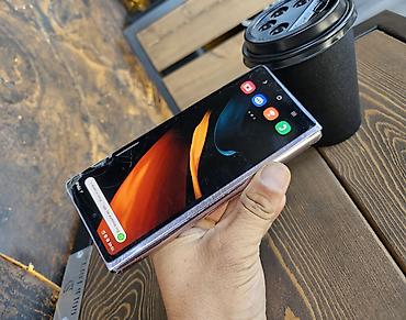 poco 4 pro: Samsung Galaxy Fold 2, Б/у, 256 ГБ, цвет - Золотой, 1 SIM, 2 SIM — 6