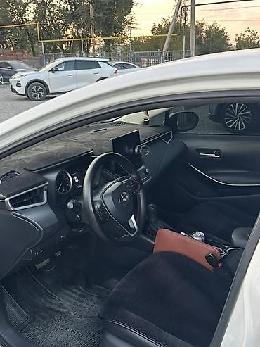 авто фышка: Toyota Corolla: 2020 г., 1.8 л, Вариатор, Гибрид, Седан — 2