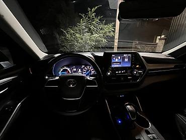 2107 салон: Toyota Highlander: 2021 г., 2.5 л, Автомат, Гибрид, Кроссовер — 5