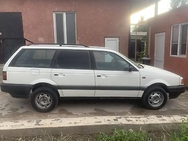 аваринные машины: Volkswagen Passat: 1993 г., 1.8 л, Универсал — 4