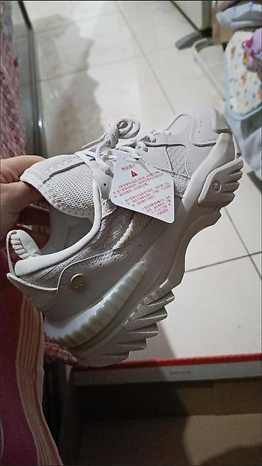 Кроссовки и спортивная обувь: Универсальные кроссовки XTEP — стиль, комфорт и выносливость для школы — 7