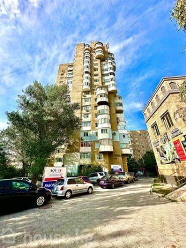 вдоль дороги: 3-комн. Квартира, 107,3м2, кухня 11 м2, 7/18 этаж. Асанбай дом 2А