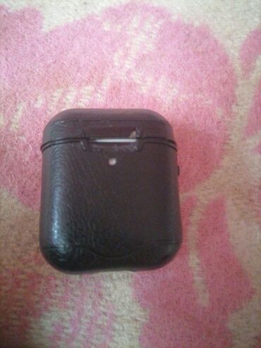 airpoda: Airpods. Zaretka yaxşı saxlıyır ətraflı Whatsappdna yaza bileesiz real