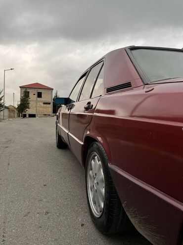 Mercedes-Benz: Mercedes-Benz 190 (W201) sedan - Kuzov: 4 qapılı sedan, bordo rəng - — 8
