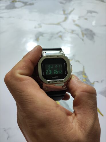 часы хорошие спортивные: Casio G-Shock gm5600 в хорошем состоянии.оригинал. 16000тыс сом .или