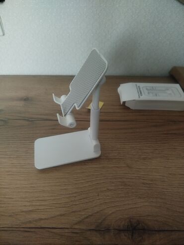 Mobil telefonlar üçün digər aksesuarlar: Stol üstü telefon tutacaqlar satılır isdeyen bu nömrəylə əlaqə — 17