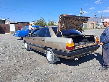 g 30: Audi 100: 1990 г., Седан — 4