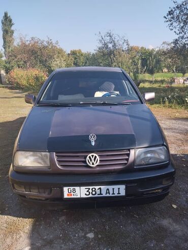 срочно продаю машину бишкек: Volkswagen Vento: 1998 г., 1.8 л, Механика, Бензин, Седан