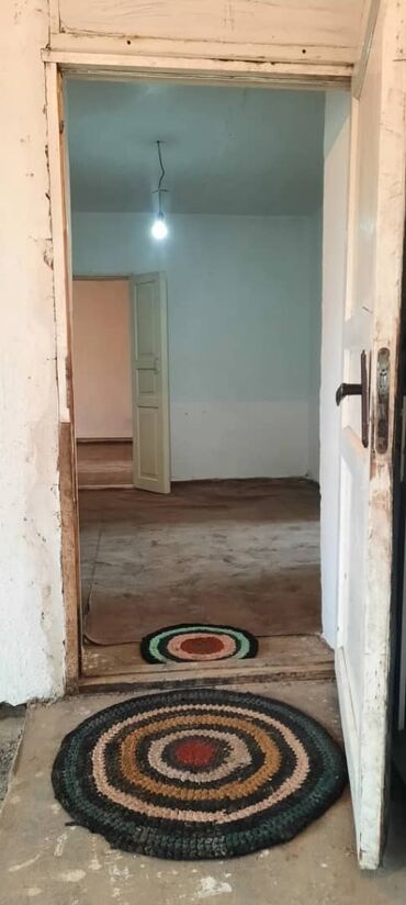 дом квартира продажа: Одноэтажный дом с отдельным входом. Планировка: - Прихожая, далее