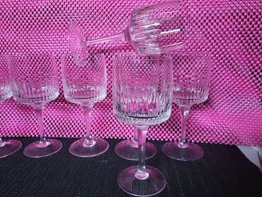 Čaše: Case nove kristal 60,70te za vino,rucni rad. Case komada 7 u ceni — 8