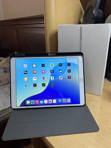 Планшеты: Планшет, Apple, память 64 ГБ, 10" - 11", Wi-Fi, Б/у, Детский цвет - Черный — 1
