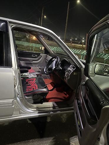 бездорожью: Honda CR-V: 1999 г., 2 л, Автомат, Бензин, Кроссовер — 3