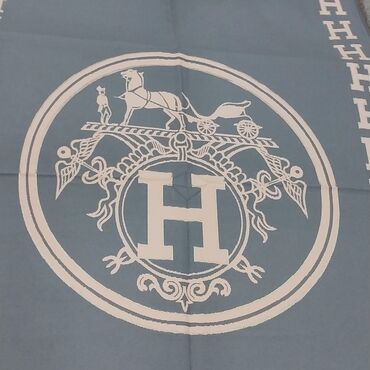 Digər aksesuarlar: Hermes şərfi, xanımlar üçün, təzədir, keyfiyyətlidir. Model: Hermès — 8