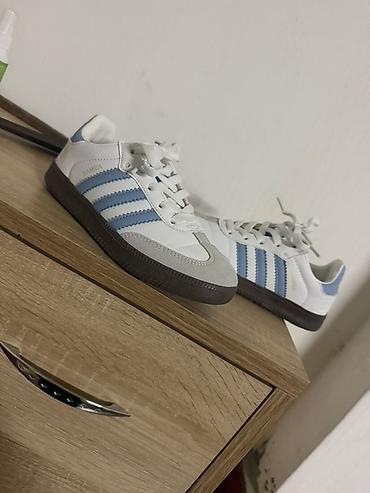 adidas krasovka: Цвет - Белый Кроссовки, Adidas, Размер: 31, Унисекс — 1