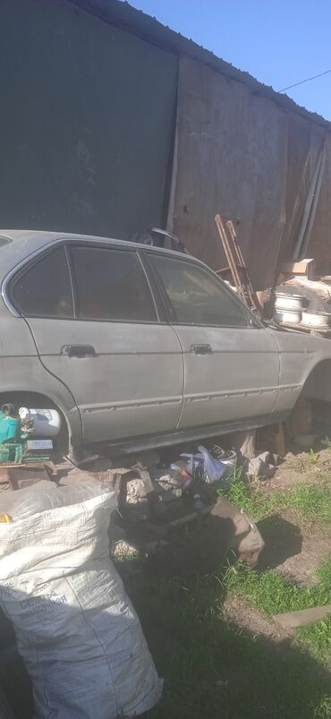 BMW: BMW 525: 1990 г., 2 л, Механика, Бензин