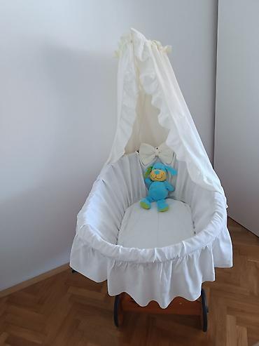 Pletena kolevka sa postoljem za bebe. Izrađena od 100% prirodnih i na lalafo.rs — 3 Pletena kolevka sa postoljem za bebe. Izrađena od 100% prirodnih i — 3