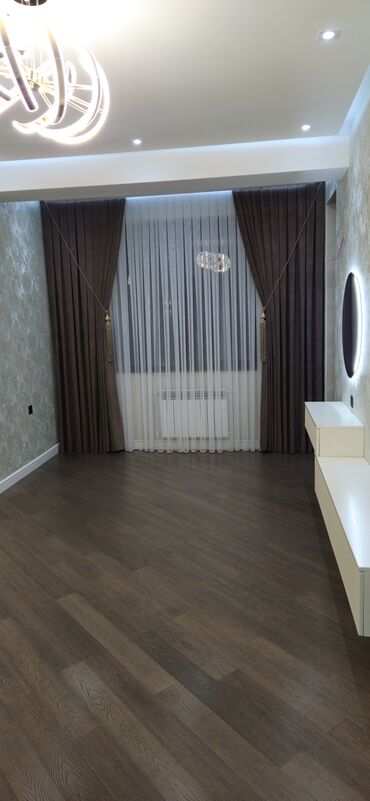 Pərdə və tüllər: Pərdələr otağa zəriflik və rahatlıq gətirir. Klassik üslubda dizayn — 5