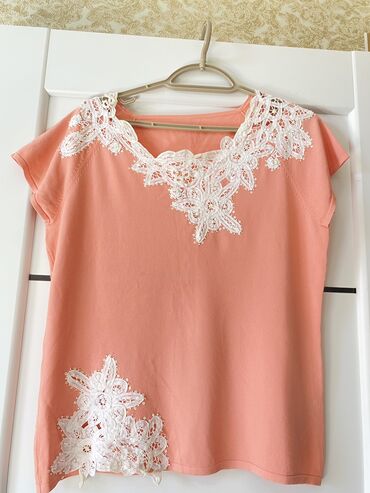 Dəstlər, kostyumlar: Böyük bədənlər üçün düyməli köynək. Geyimlərin Ölçüsü XL-42 XXL-44 -da lalafo.az — 12 Dəstlər, kostyumlar: Böyük bədənlər üçün düyməli köynək. Geyimlərin Ölçüsü XL-42 XXL-44 — 12