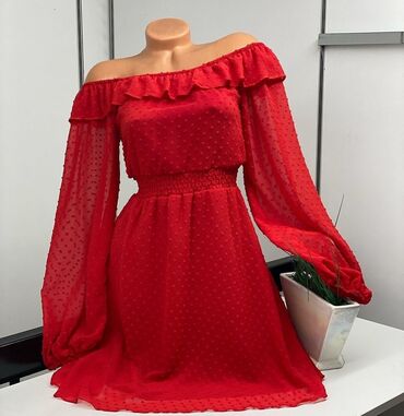 odela nis: Ad Lib S (EU 36), M (EU 38), L (EU 40), color - Red, Oversize, Long sleeves