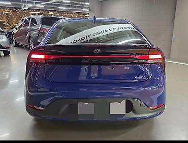 Toyota: Toyota Prius: 2024 г., 2 л, Автомат, Электромобиль, Лифтбек — 2