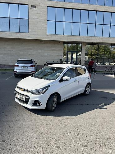 Chevrolet Spark: 2017 г., 1 л, Вариатор, Бензин, Хэтчбэк at lalafo.kg Chevrolet Spark: 2017 г., 1 л, Вариатор, Бензин, Хэтчбэк